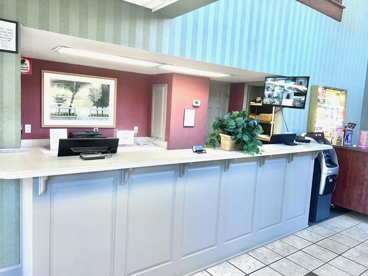 Ocean Crest Inn And Suites เมอร์เทิลบีช ภายนอก รูปภาพ