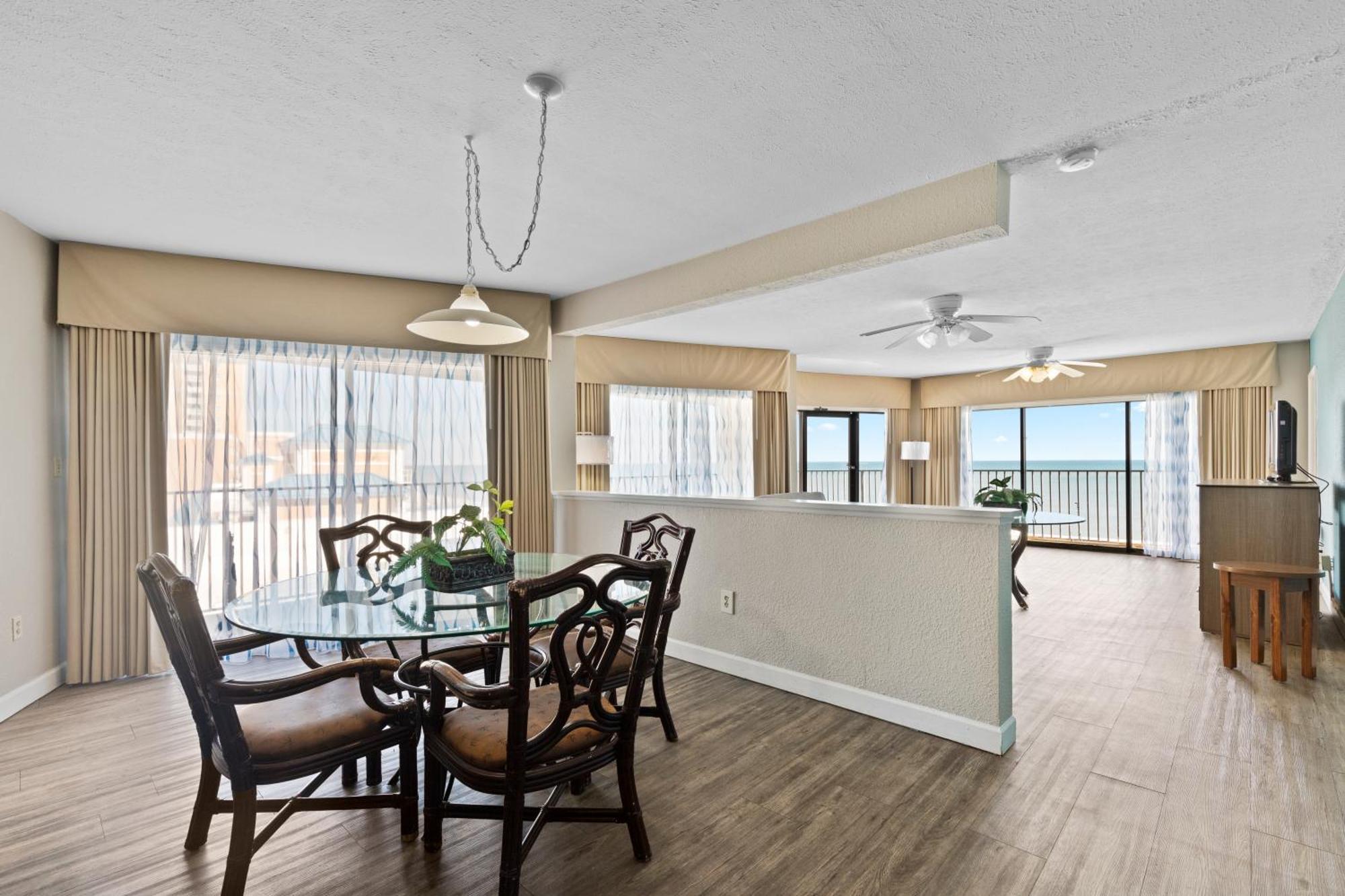 Ocean Crest Inn And Suites เมอร์เทิลบีช ภายนอก รูปภาพ